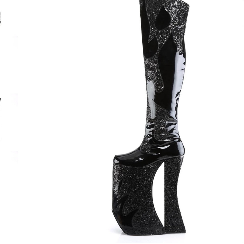 Demonia super platforms size 8 women’s